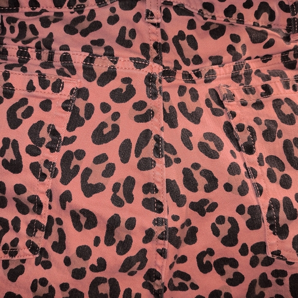 Torrid High-Rise Leopard Print Shorts - Picture 6 of 7